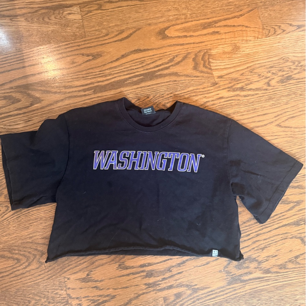 Black 'Washington' University of Washington t-shirt with Purple Lettering.
